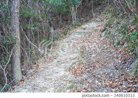 [Setonaikai National Park] Yuudachiukeyama Mountain: Scenery of the walking trail in early winter (6) - Bizen City, Okayama Prefecture 140610313