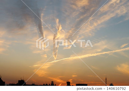A relative of the lenticular cloud? (2) *Photographed on April 3, 2026 140610792