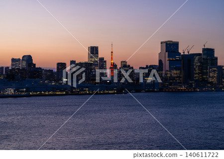 Tokyo Tower and the sunset and night view of Tokyo Bay Tokyo Tower and the sunset and night view of Tokyo Bay 140611722