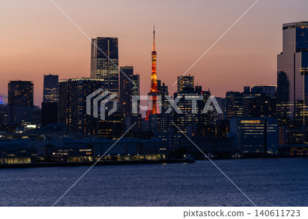 Tokyo Tower and the sunset and night view of Tokyo Bay Tokyo Tower and the sunset and night view of Tokyo Bay 140611723