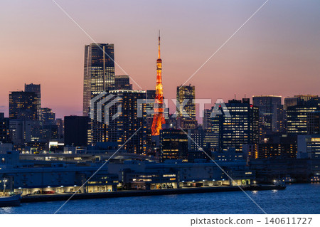 Tokyo Tower and the sunset and night view of Tokyo Bay Tokyo Tower and the sunset and night view of Tokyo Bay 140611727