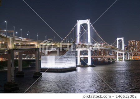彩虹橋和Odaiba夜視圖 彩虹橋和Odaiba夜視圖 140612002