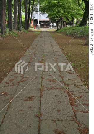 A walk around Iwatsuki: Shinooka Hachiman Grand Shrine - Approach to the shrine and the main hall. A walk around Iwatsuki: Shinooka Hachiman Grand Shrine - Approach to the shrine and the main hall. 140612338