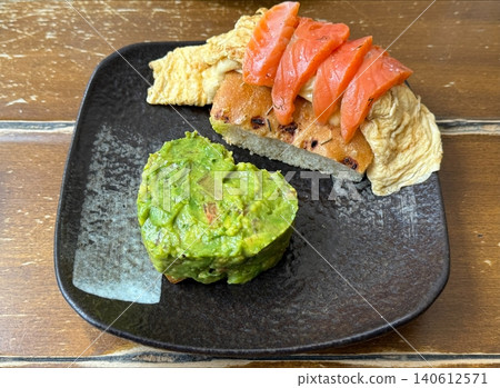 Smoked Salmon Avocado Toast With Omelette 140612571