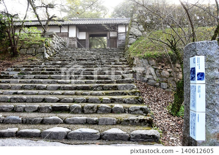 Nagaya Gate and Stone Steps at Akizuki Castle Ruins, Asakura City, Fukuoka Prefecture Nagaya Gate and Stone Steps at Akizuki Castle Ruins, Asakura City, Fukuoka Prefecture 140612605