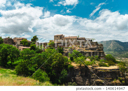Stone houses of Siurana village perched on dramatic cliff edge in Catalonia, Spain 140614947