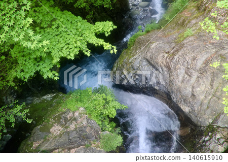 Tarugasawa Falls and Atera Valley (Ōkusa Village, Nagano Prefecture) 140615910