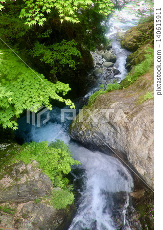 Tarugasawa Falls and Atera Valley (Ōkusa Village, Nagano Prefecture) Tarugasawa Falls and Atera Valley (Ōkusa Village, Nagano Prefecture) 140615911