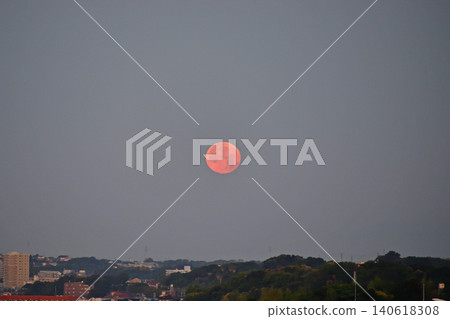 Miura Peninsula, Moon, Dawn, Dawn Moon, Lingering Moon, Dawn Moon, Dawn Moon Night, Morning Moon, Moon at Dawn Miura Peninsula, Moon, Dawn, Dawn Moon, Lingering Moon, Dawn Moon, Dawn Moon Night, Morning Moon, Moon at Dawn 140618308