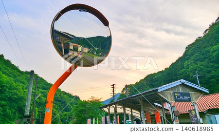 [Hiroshima Prefecture] Geibi Line train stopped at Bingo-Ochiai Station 140618985