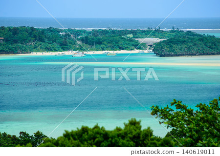 The emerald green sea of Kabira Bay in Okinawa The emerald green sea of Kabira Bay in Okinawa 140619011