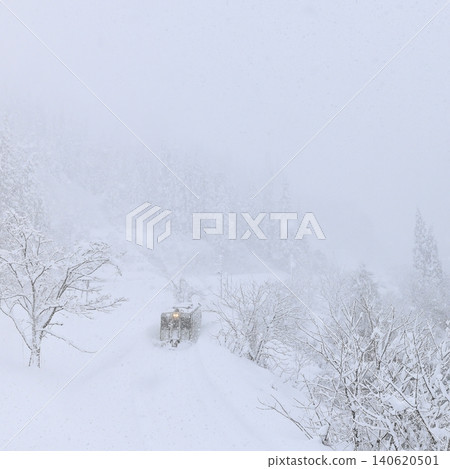 暴風雪中的唯見線 暴風雪中的唯見線 140620501