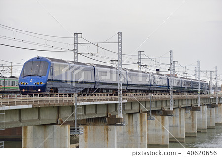 東海道本線茅崎平塚伊豆急2100系列R-5編隊皇家特快 東海道本線茅崎平塚伊豆急2100系列R-5編隊皇家特快 140620656
