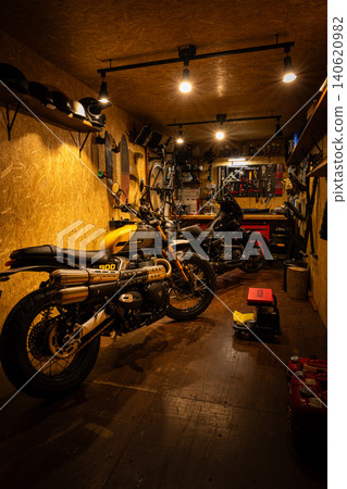 Garage life 140620982