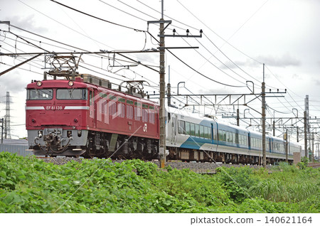Musashino Line, Minami-Koshigaya - Higashi-Kawaguchi, JR East, EF81-139 + E257 series 2500 series, NC-32 formation Musashino Line, Minami-Koshigaya - Higashi-Kawaguchi, JR East, EF81-139 + E257 series 2500 series, NC-32 formation 140621164