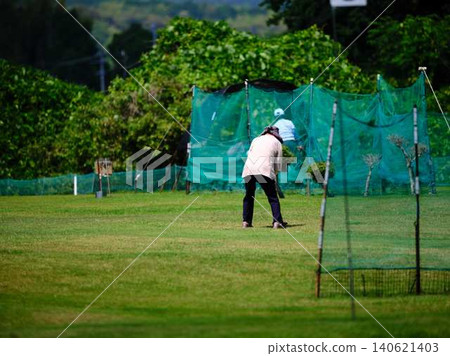 The elderly who enjoys the gateball The elderly who enjoys the gateball 140621403