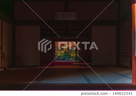 金剛林寺:從日式房間看到的花園景觀。 金剛林寺:從日式房間看到的花園景觀。 140622541