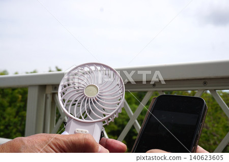 手持風扇、智慧型手機 手持風扇、智慧型手機 140623605