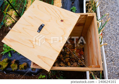 Composter, compost bin, compost box, food waste, wooden box Composter, compost bin, compost box, food waste, wooden box 140624101