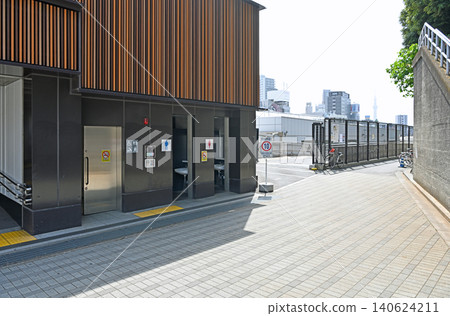 日暮里站:現代化的無障礙設施,是谷中、根津、千馱木(谷中-根津-千馱木)觀光的起點。 日暮里站:現代化的無障礙設施,是谷中、根津、千馱木(谷中-根津-千馱木)觀光的起點。 140624211