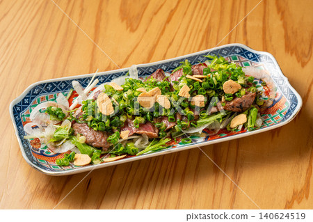 Rare tataki of the rare ichibo cut, seared over charcoal for a fragrant aroma. 140624519