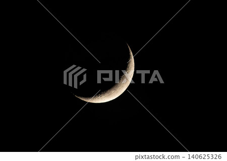 Crescent moon in the dark night Crescent moon in the dark night 140625326
