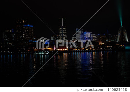 在橫濱的一次夜間約會 在橫濱的一次夜間約會 140625438