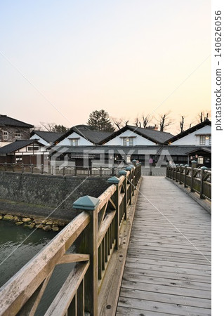 從三橋眺望三橋倉庫和新田川(山形縣酒田市) 從三橋眺望三橋倉庫和新田川(山形縣酒田市) 140626056