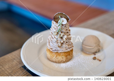 Chestnut Mont Blanc tart and ice cream Chestnut Mont Blanc tart and ice cream 140628001