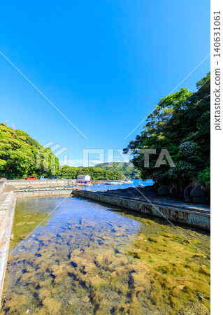 初夏時節,位於長崎縣佐世保市,原船越小學海水游泳池舊址。 初夏時節,位於長崎縣佐世保市,原船越小學海水游泳池舊址。 140631061