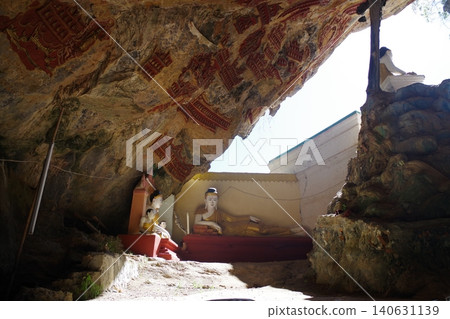 Myanmar, Kaw Gun Cave Temple Myanmar, Kaw Gun Cave Temple 140631139