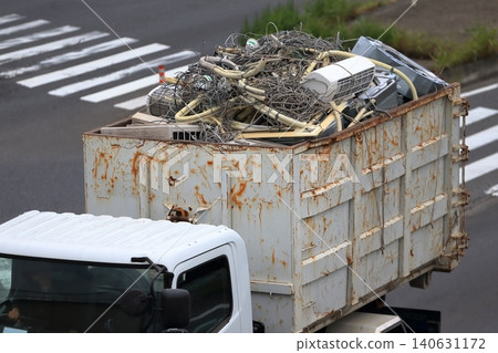scrap transport vehicle 140631172