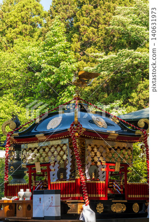 仙台青葉祭的宏偉便攜式神龕為仙台市增添了光彩。 仙台青葉祭的宏偉便攜式神龕為仙台市增添了光彩。 140631973