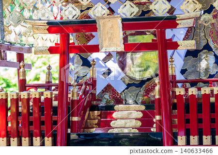 仙台青葉祭的宏偉便攜式神龕為仙台市增添了光彩。 仙台青葉祭的宏偉便攜式神龕為仙台市增添了光彩。 140633466