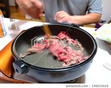 Sukiyaki (Japanese cuisine) Sukiyaki (Japanese cuisine) 140633828