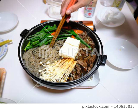 Sukiyaki (Japanese cuisine) Sukiyaki (Japanese cuisine) 140633833