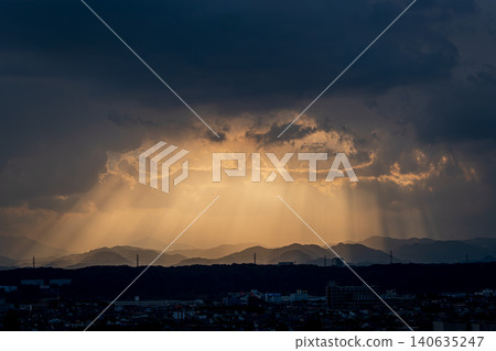 Light to be inserted from the cloud gap Light to be inserted from the cloud gap 140635247