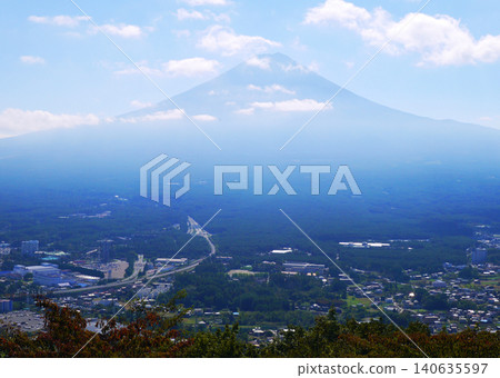 從河口湖Tenjoyama公園的富士山 從河口湖Tenjoyama公園的富士山 140635597