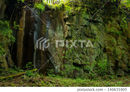 A mysterious world where ancient rocks are exposed. A mysterious world where ancient rocks are exposed. 140635905