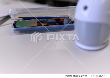 Pen case containing writing instruments Pen case containing writing instruments 140636459