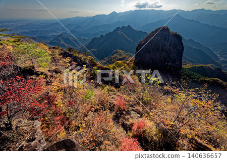 Autumn foliage in western Joshu: Views of Ichinodake and Yotsumatayama from Ninodake, Shikadake. Autumn foliage in western Joshu: Views of Ichinodake and Yotsumatayama from Ninodake, Shikadake. 140636657
