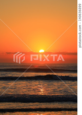 美麗的海灘日出 美麗的海灘日出 140636899