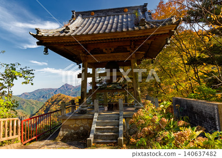 西上州黑瀧山不動寺的紅葉景色 西上州黑瀧山不動寺的紅葉景色 140637482