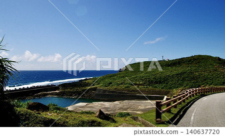 與那國島、八重山群島、沖繩縣的道路和海岸線 140637720