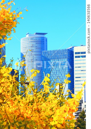 愛知縣名古屋市,櫻通銀杏大道及名古屋站前的摩天大樓景觀 愛知縣名古屋市,櫻通銀杏大道及名古屋站前的摩天大樓景觀 140638566