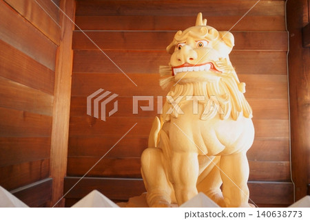 Kuwana Sōsha Shrine: Ungyo Komainu (guardian lion-dog) at the main gate Kuwana Sōsha Shrine: Ungyo Komainu (guardian lion-dog) at the main gate 140638773