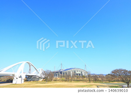 A view of Toyota Stadium and Toyota Bridge in Toyota City, Aichi Prefecture. A view of Toyota Stadium and Toyota Bridge in Toyota City, Aichi Prefecture. 140639010