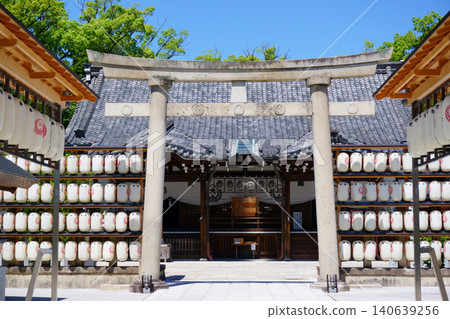 Kuwana Sōsha Shrine: Torii Gate and Worship Hall Kuwana Sōsha Shrine: Torii Gate and Worship Hall 140639256