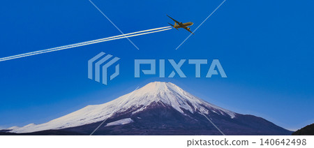 A composite image of Mount Fuji and contrails. A composite image of Mount Fuji and contrails. 140642498