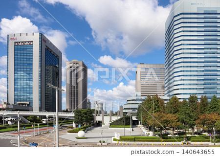 Business district and main street in front of Kaihin Makuhari Station Business district and main street in front of Kaihin Makuhari Station 140643655